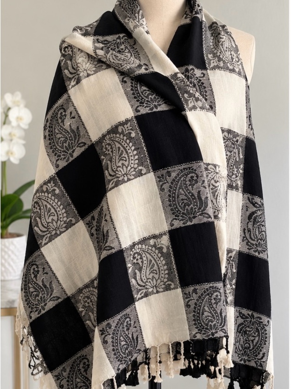 Black Cream Paisley Shawl Wrap with Tassel Fringe – Elegant Fashion Scarf